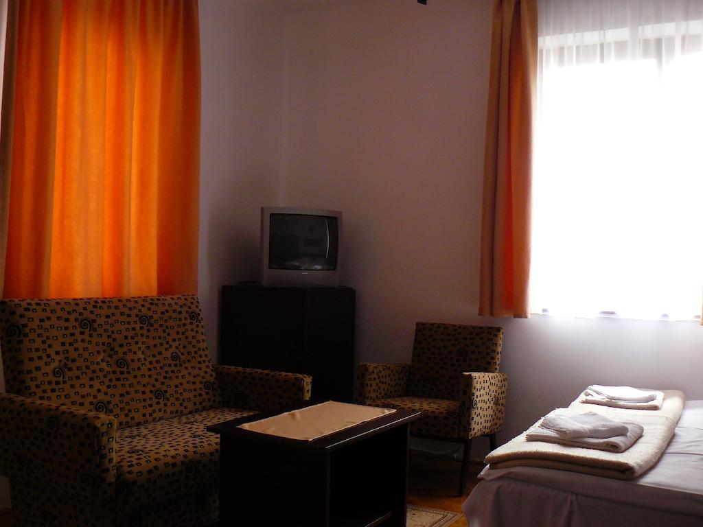 Diana Panzio Bed & Breakfast Matrafured Room photo